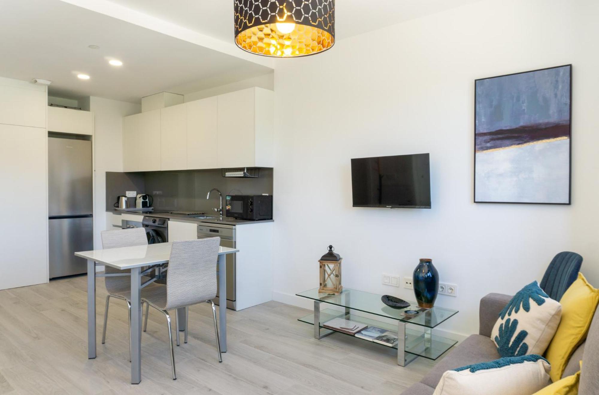 Urban Sky Tower Center Apartment Malaga